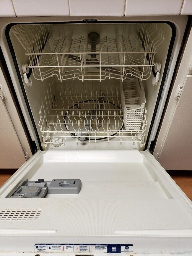 Building Photo - 1127 E Del Mar Blvd