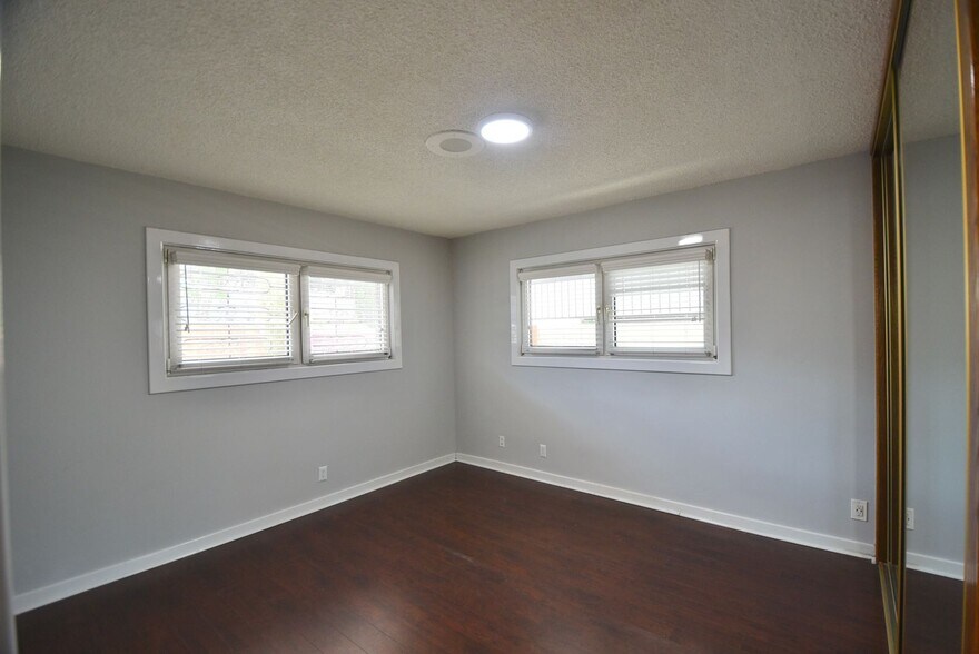 Building Photo - 11204 Peach Grove St