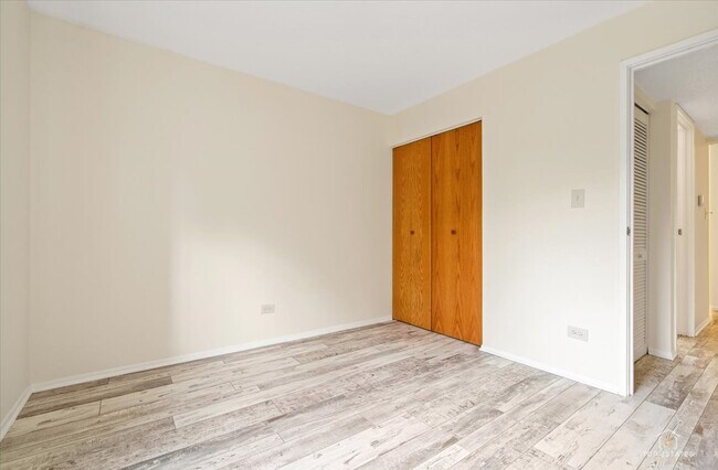 Building Photo - 909 Buccaneer Dr