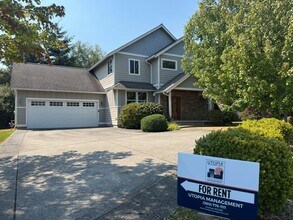 Building Photo - 4467 Castlerock Dr