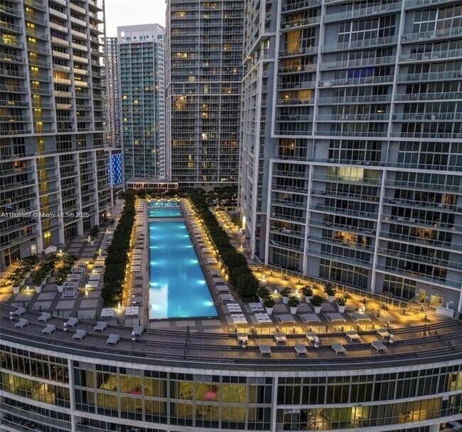Primary Photo - 495 Brickell Ave