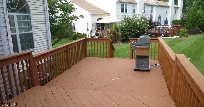 Building Photo - 14 Watchung Trail