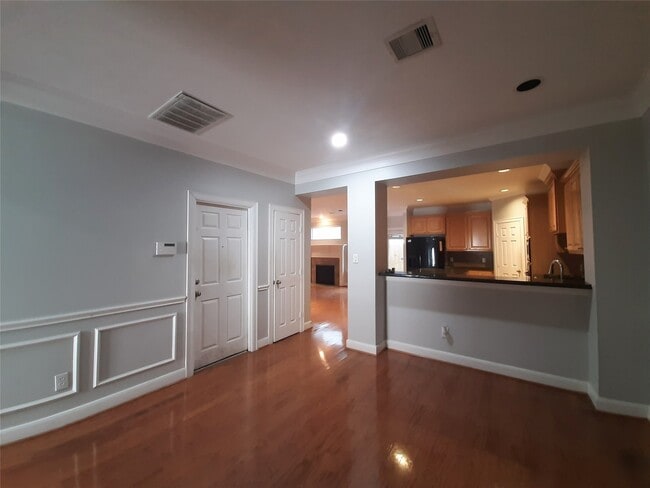 Building Photo - 2945 Sandcastle Ln
