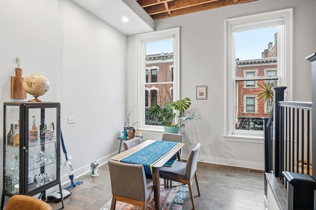 Building Photo - 408 Scott St