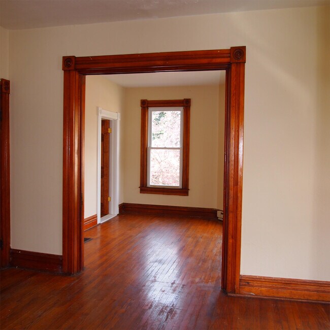 Building Photo - 49 S Howell St