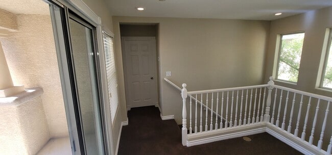 Building Photo - Beautiful Home in Summerlin