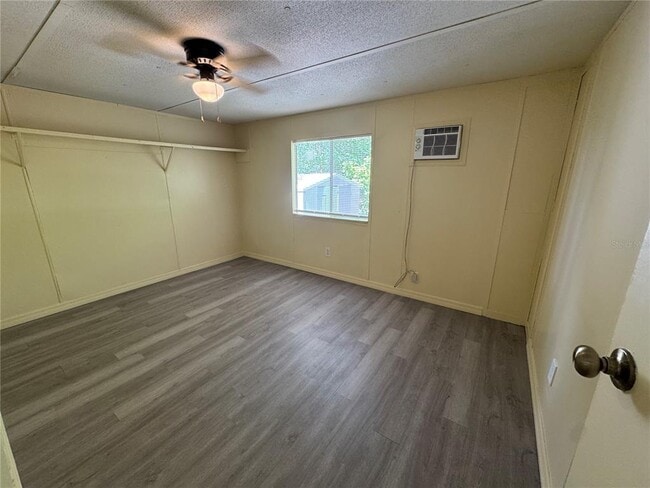 Building Photo - 4940 E Hunts Ct