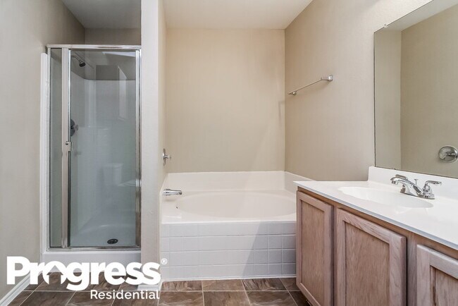 Building Photo - 1515 W Coral Reef Ln