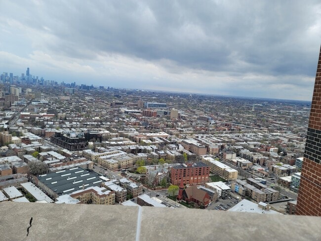 Building Photo - 3660 N Lake Shore Dr