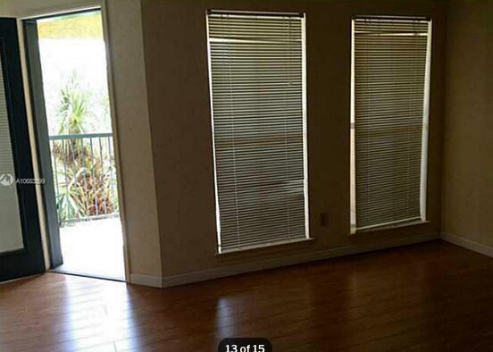 Building Photo - 977 Riverside Dr