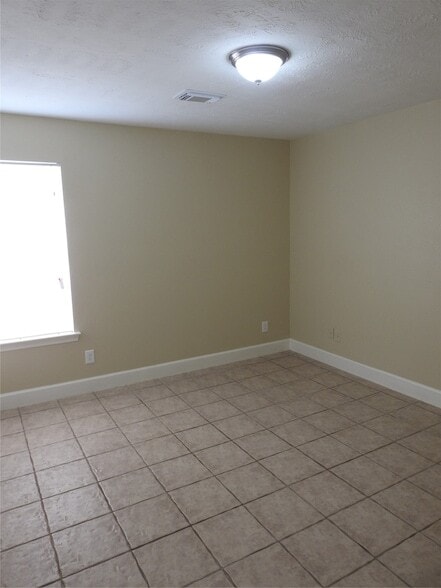 Building Photo - 6207 Pleasant Stream Dr