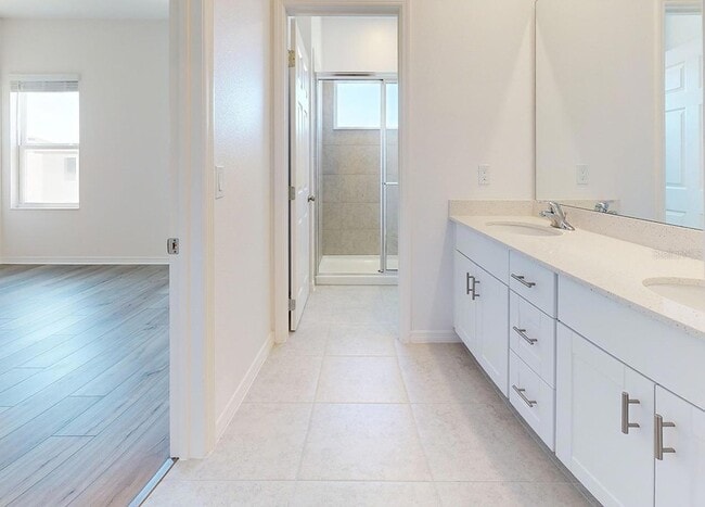 Building Photo - 1353 Flatwood St