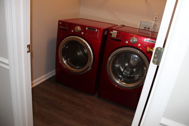 Building Photo - Columbia County Fort Grodon Attached home with Garage