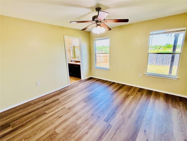 Building Photo - 1220 Anise Dr