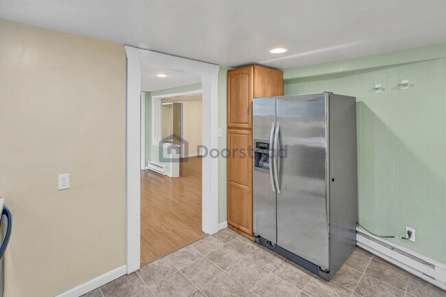 Building Photo - 2028 14th Ave W