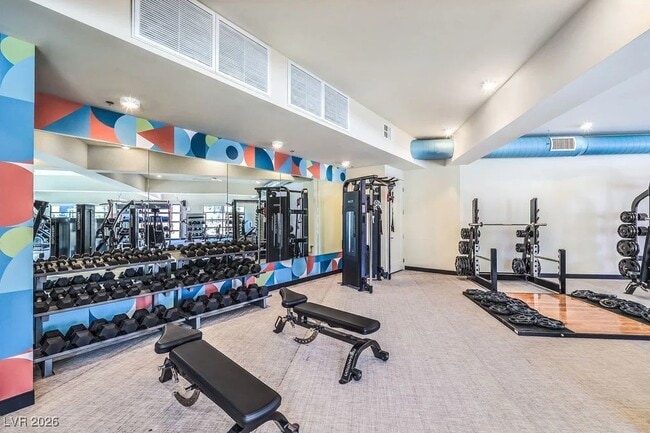 Building Photo - 4555 Camino Al Norte