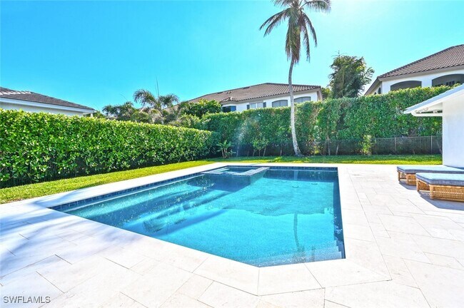 Building Photo - 646 Park Shore Dr