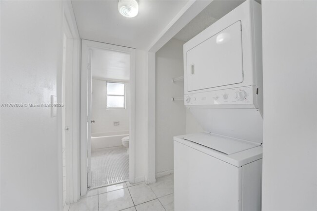 Building Photo - 8620 N Sherman Cir