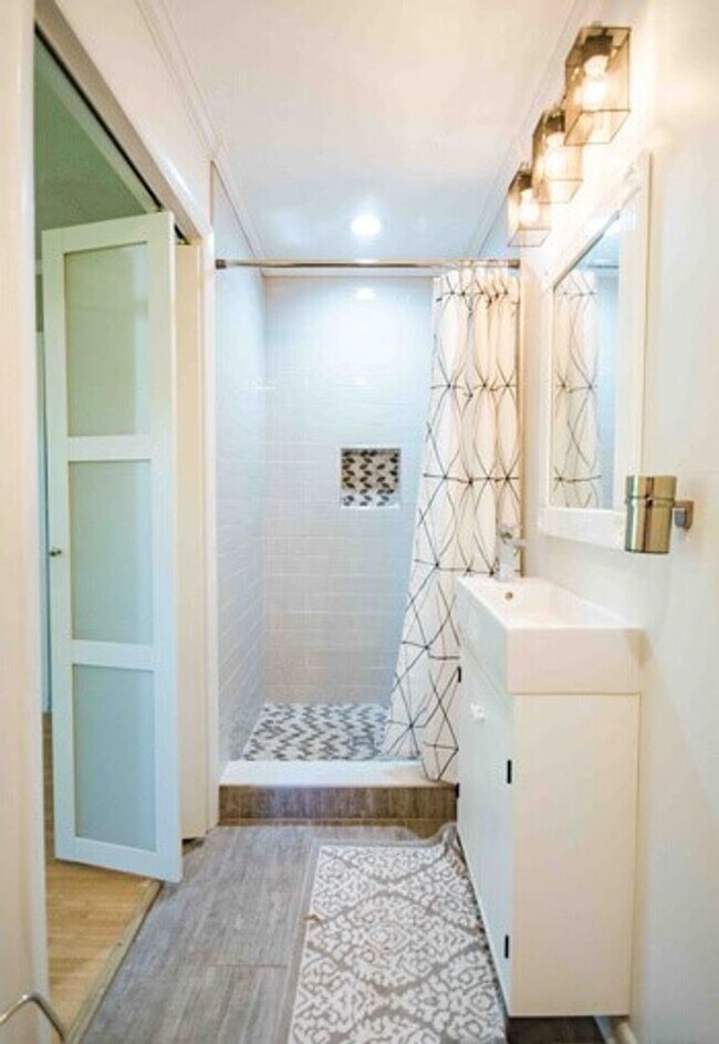 Building Photo - Fabulous home near the fairgrounds-$500 of...