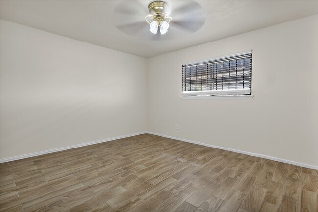 Building Photo - 6913 Chasewood Dr