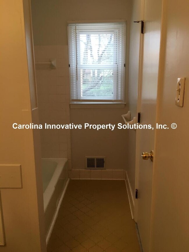 Building Photo - 7622 Helmdale Ave