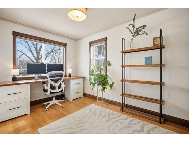 Building Photo - 241 Russell Ave S