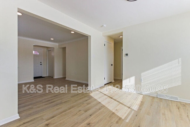 Building Photo - 1020 Grove St