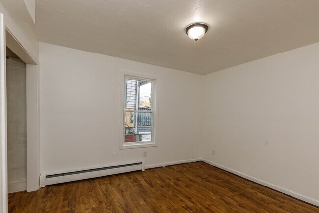 Building Photo - 13 Greenwood St