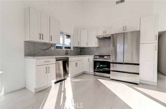 Building Photo - 231 W Escalones