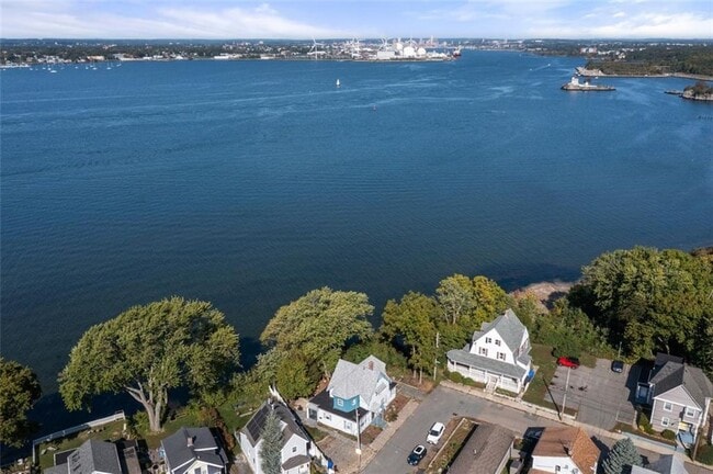 Building Photo - 2 Narragansett Ave