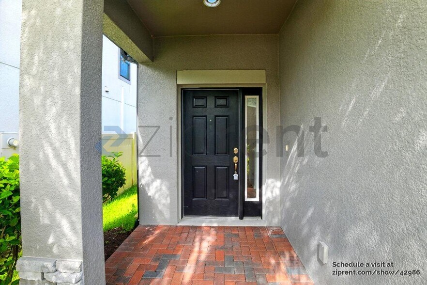 Building Photo - 10749 Pleasant Knoll Dr