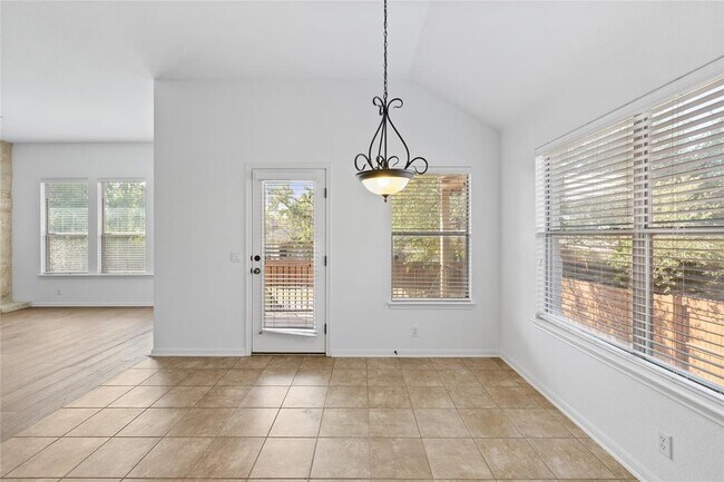 Building Photo - 250 Maeves Way