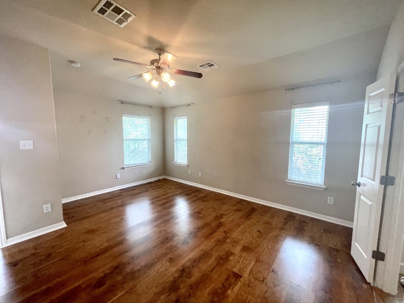 Building Photo - 4235 Fairmeadow Dr