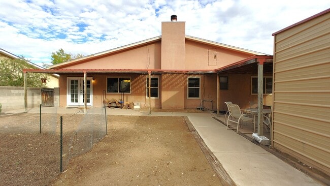 Building Photo - Appealing 3 Bedroom, 2 Bath Home In The NW...