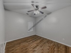 Building Photo - 3202 Fawn Dr