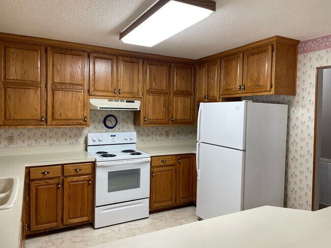 Building Photo - Three Bedroom Brick Ranch in Terrell with beach access to Lake Norman