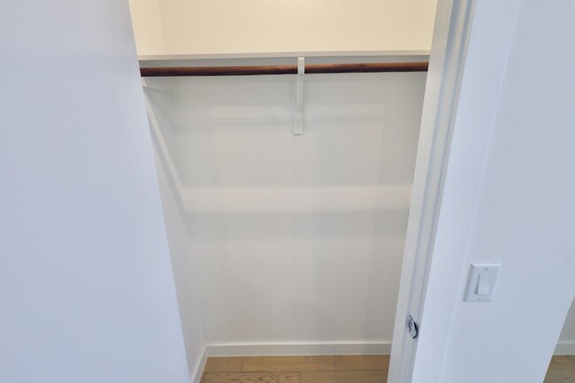 Building Photo - Gorgeous 2 Story Townhome in the Heart of ...