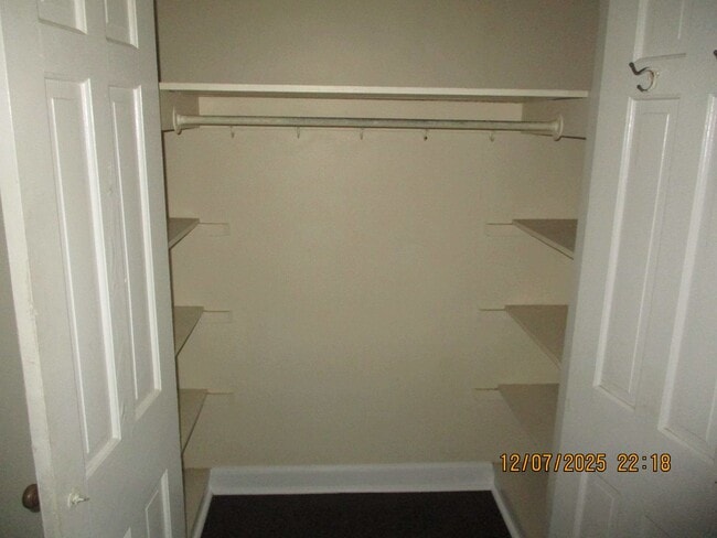 Building Photo - 1415 N Davis St