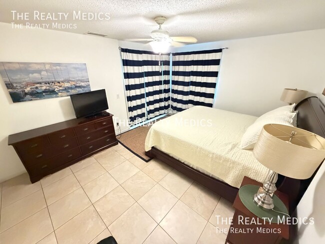 Building Photo - 2040-4401 Sea Mist Dr-