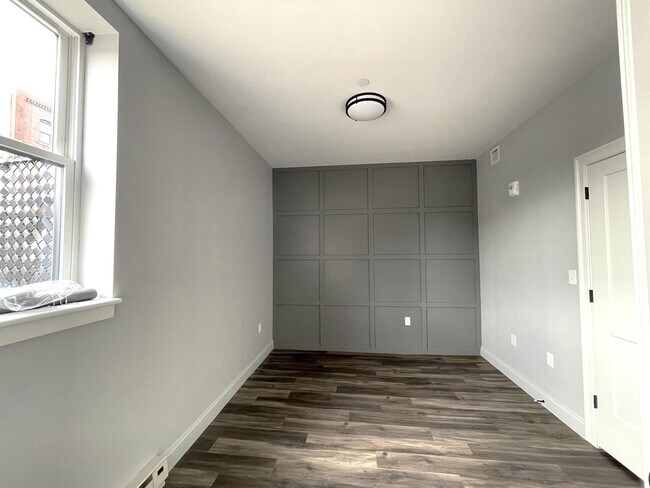 Building Photo - 25 Lowell St