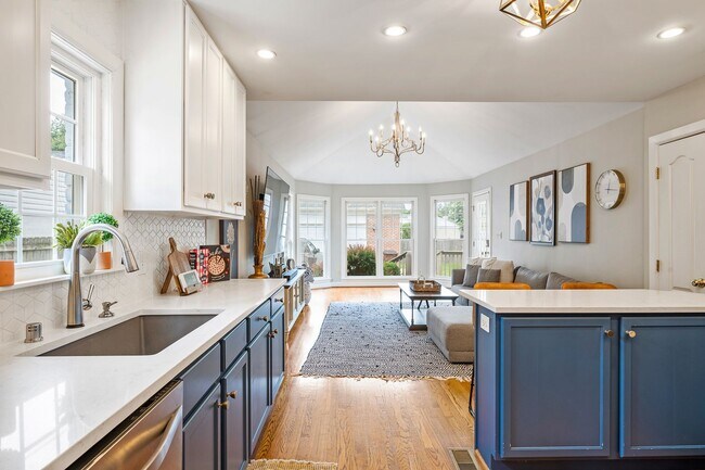 Building Photo - Charming St. Matthews Ranch