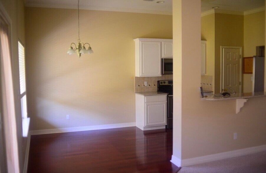 Building Photo - 122 Palisade Ln