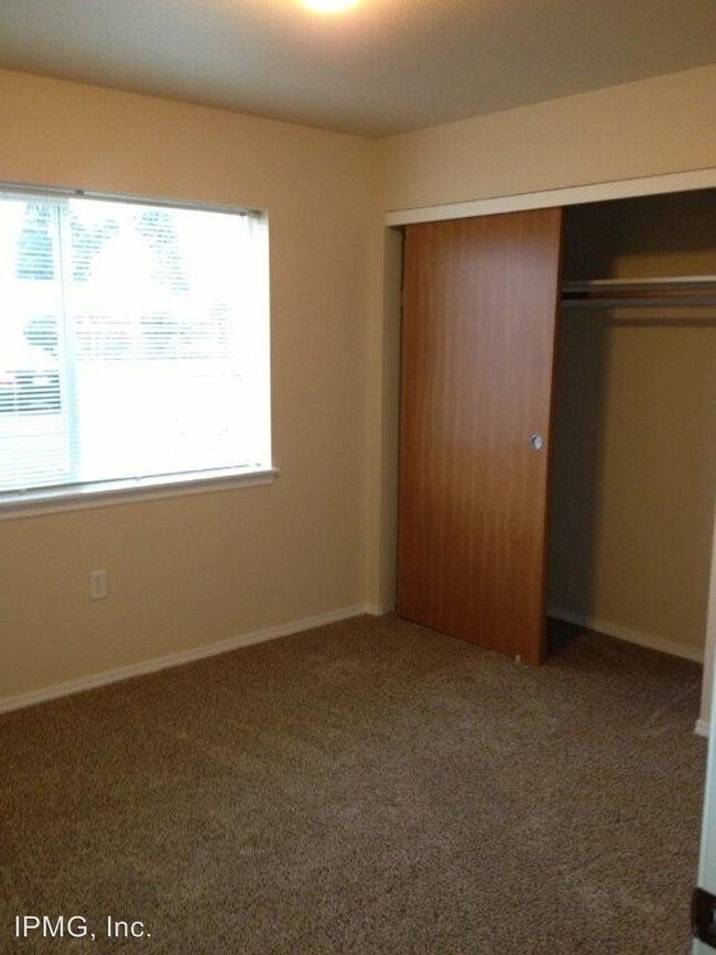 Building Photo - 4420-4455 Seaton Ln NE