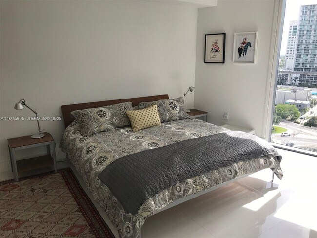 Building Photo - 31 SE 6th St