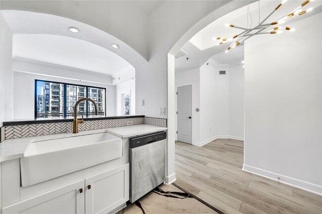 Building Photo - 3445 Stratford Rd NE