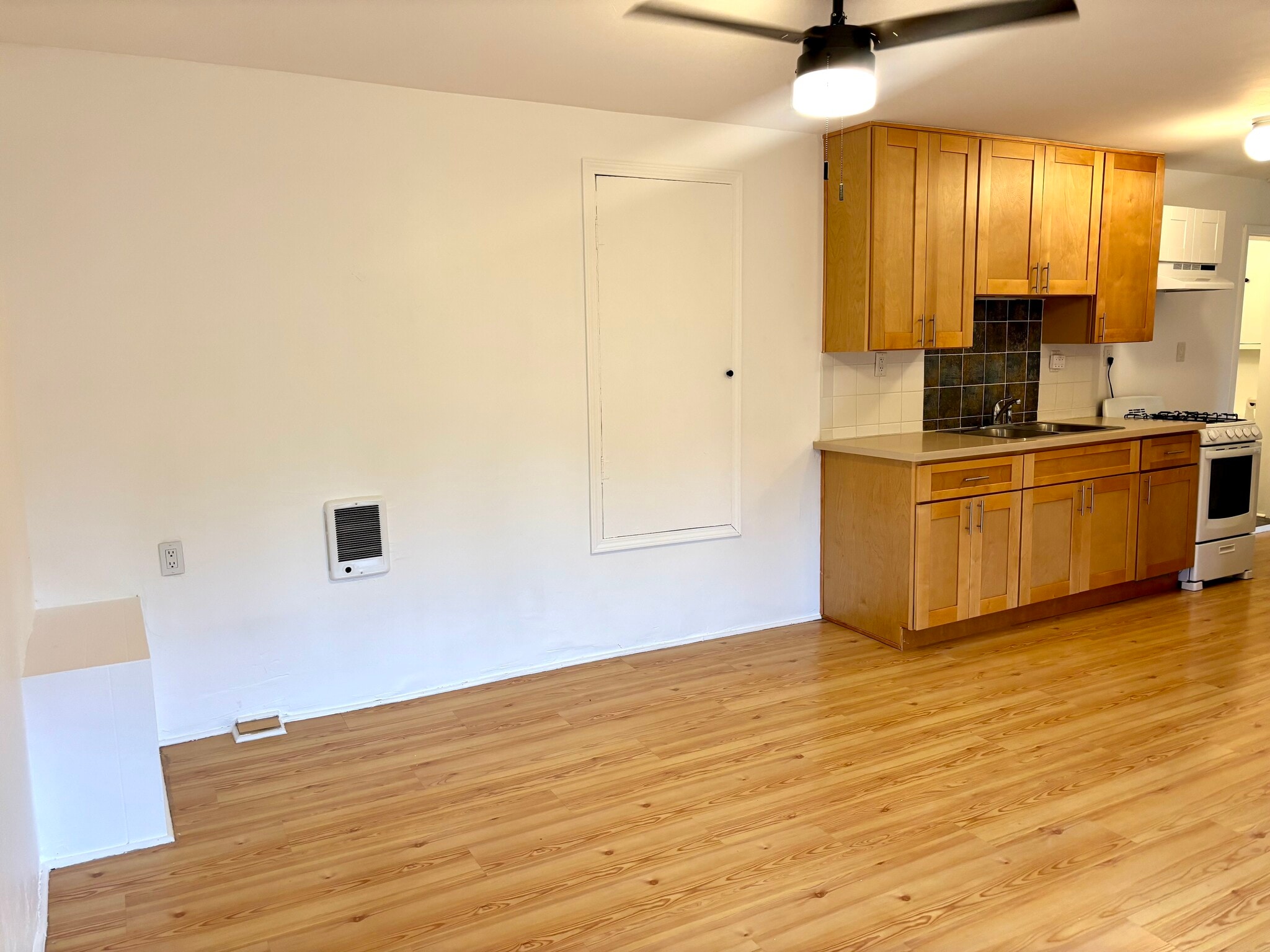 Building Photo - 5456 Gilbert Dr