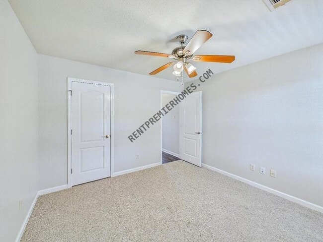 Building Photo - 29 Green Apple Dr