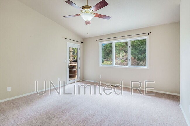 Building Photo - 4154 E Broken Rock Loop