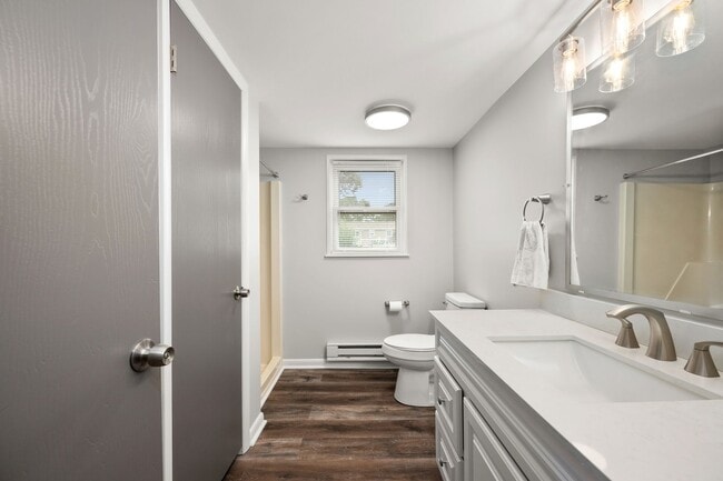 Building Photo - Charming Bi-Level for rent in Milford, $2,...