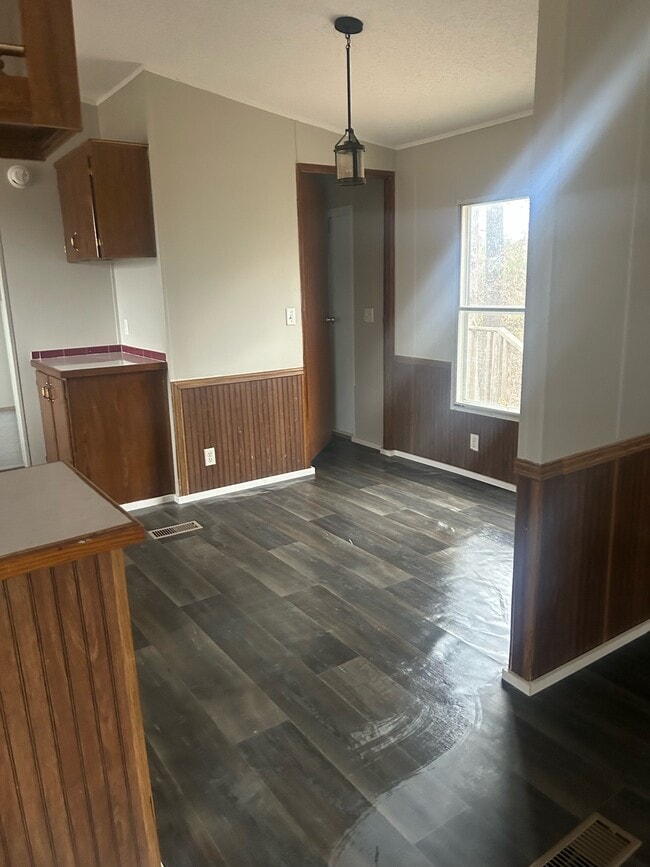 Building Photo - 4058 Veterans Hwy W